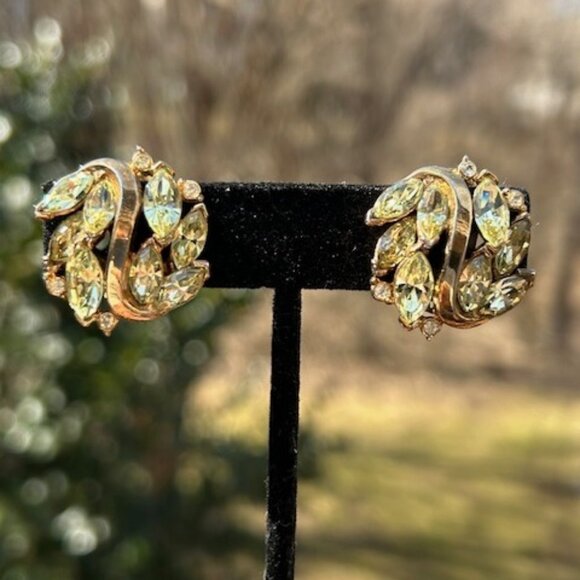 CROWN TRIFARI Alfred Philippe Pat Pend Jonquil Colored Rhinestone Earrin… - Picture 1 of 9
